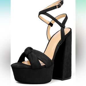 Black platform sandles